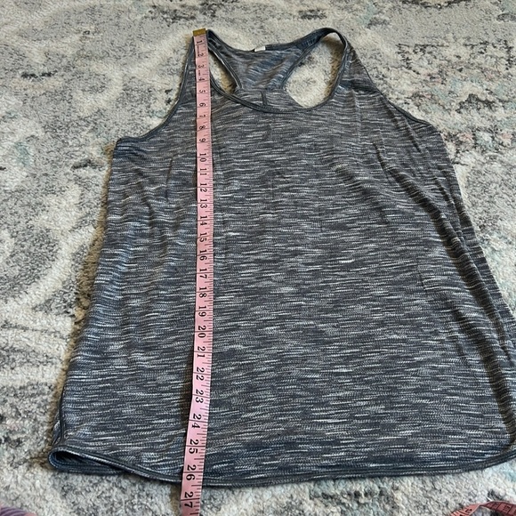 Lululemon Essential Tank - Picture 5 of 8